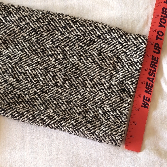 NWOT. Woman's Wool blended and full lined half length blazer. - Picture 8 of 8